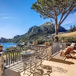 Tre Pizzi Villa *